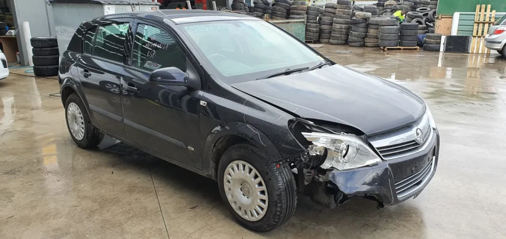 Car Wrecking Holden Astra