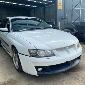 Car Wrecking - Holden Commodore 2004 White Auto Petrol