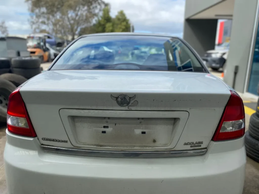 Car Wrecking - Holden Commodore 2004 White Auto Petrol
