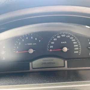 Car Wrecking - Holden Commodore 2004 White Auto Petrol