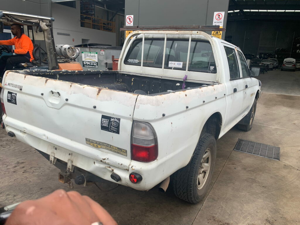 Car Wreckers - Mitsubishi Triton 2002