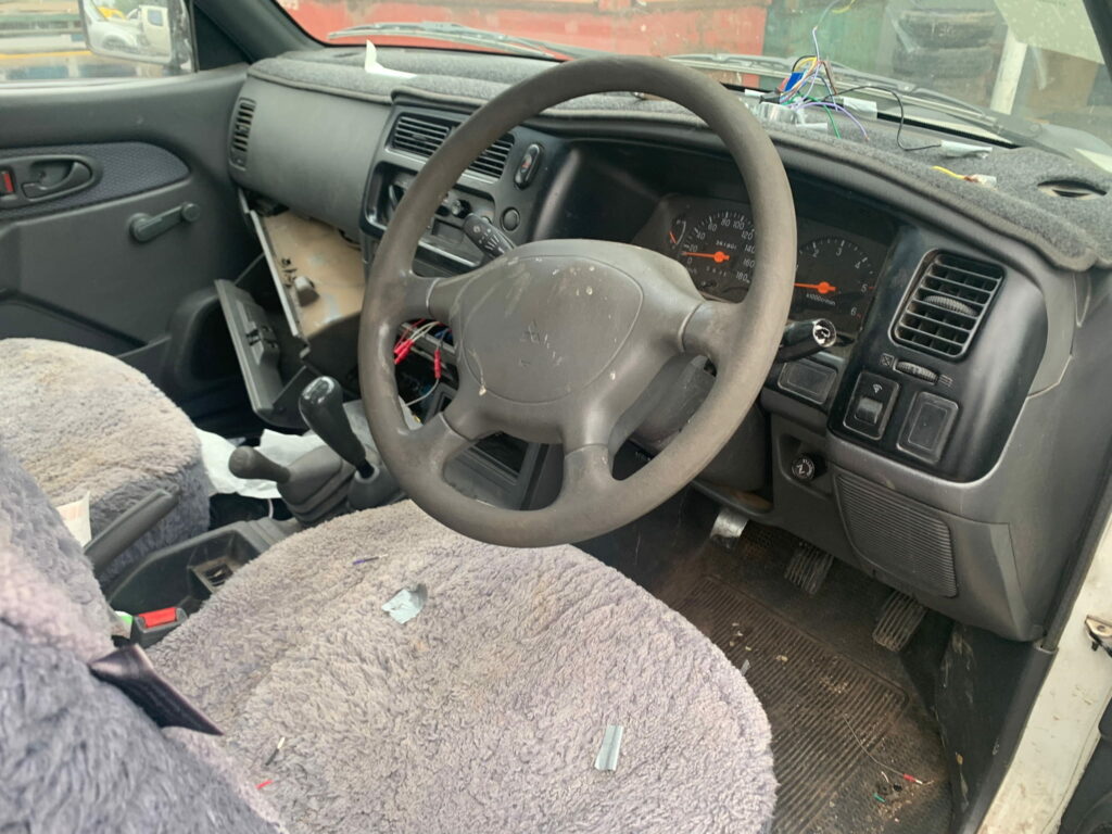 Car Wreckers - Mitsubishi Triton 2002