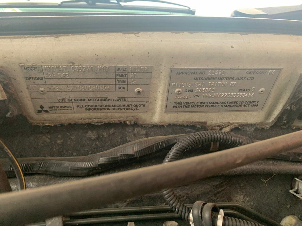 Car Wreckers - Mitsubishi Triton 2002