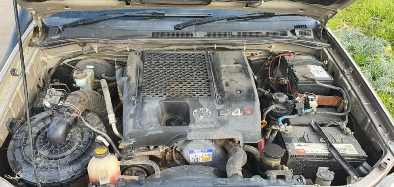 Car Wrecking Toyota Hilux 2005 7