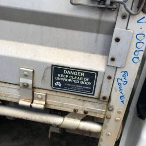 Car Wrecking Ford Courier 2002 5