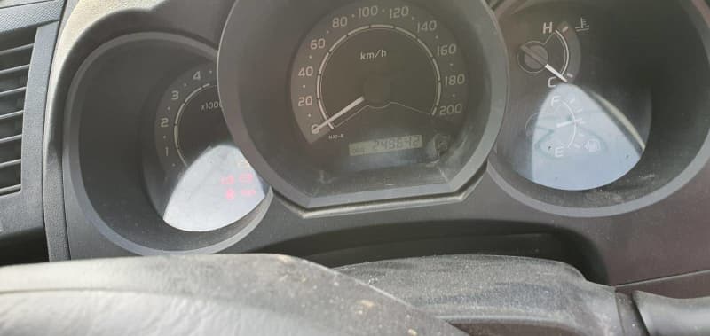 Car Wrecking Toyota Hilux 2005 5