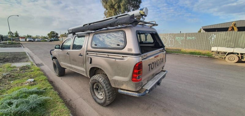Car Wrecking Toyota Hilux 2005 4