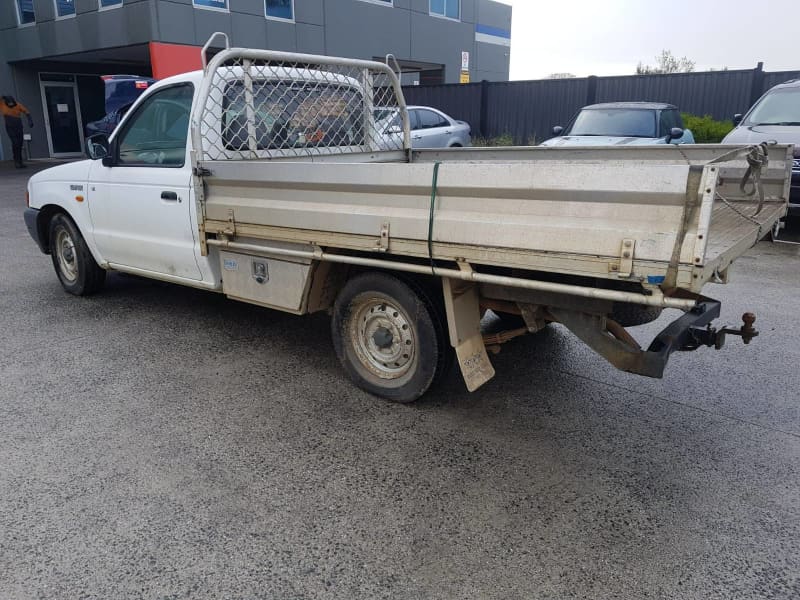 Car Wrecking Ford Courier 2002 1