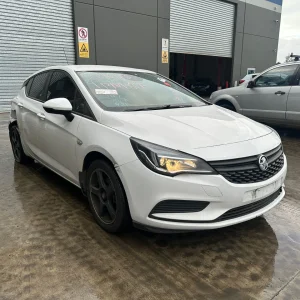 Holden Astra 2018 White Auto Petrol