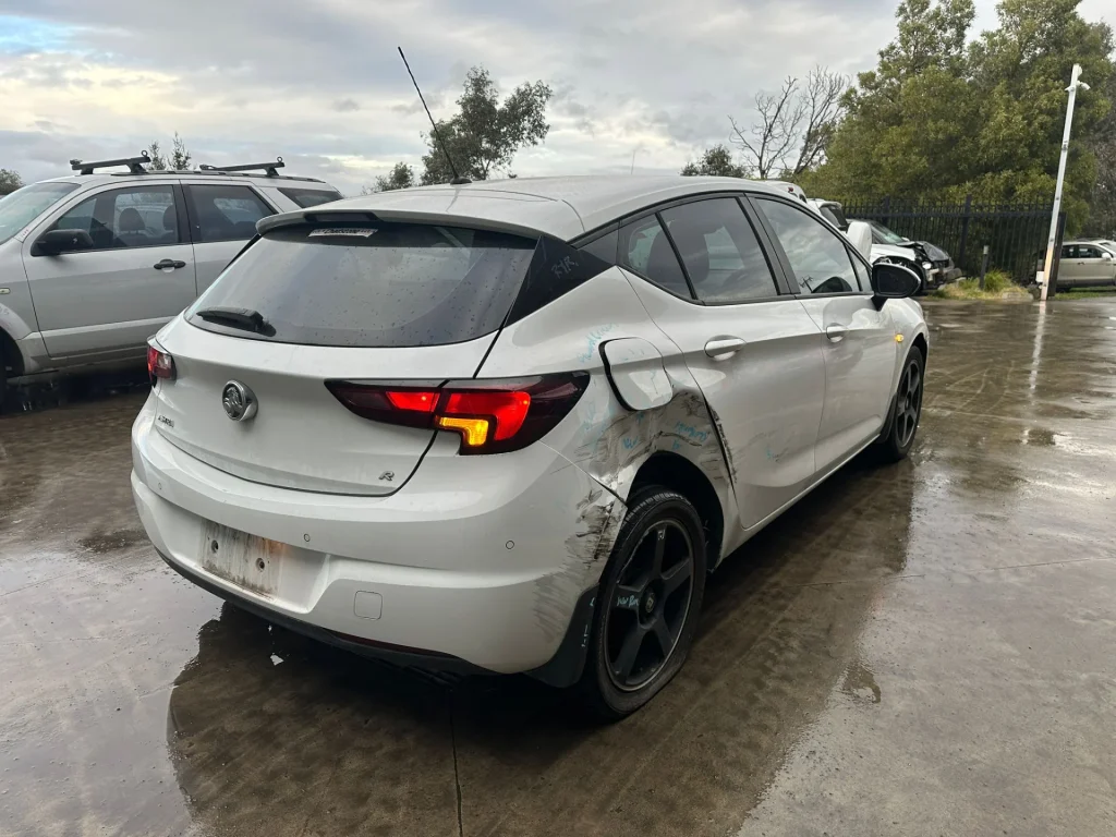 Holden Astra 2018 White Auto Petrol