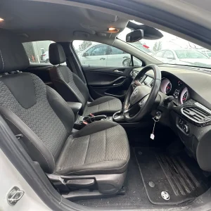 Holden Astra 2018 White Auto Petrol