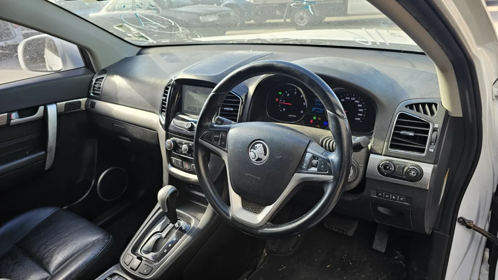 Holden Captiva 2016 White Auto Diesel