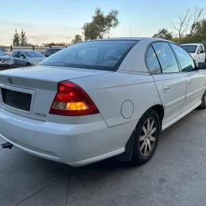 Holden Commodore 2003 White Auto Petrol