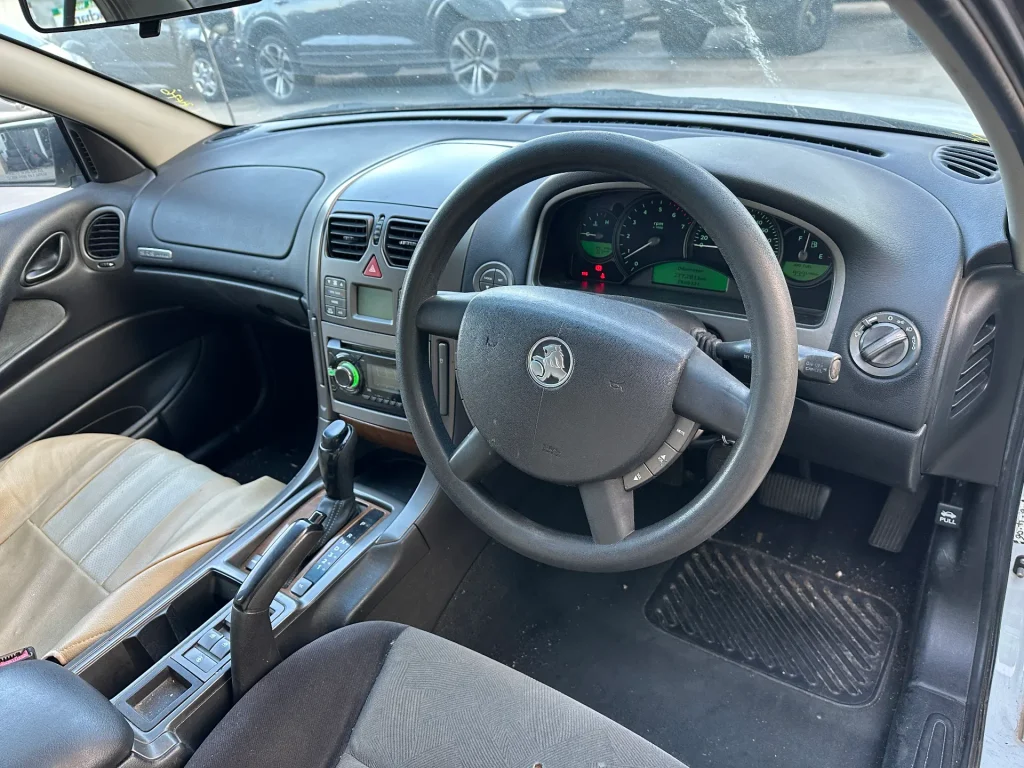 Holden Commodore 2003 White Auto Petrol