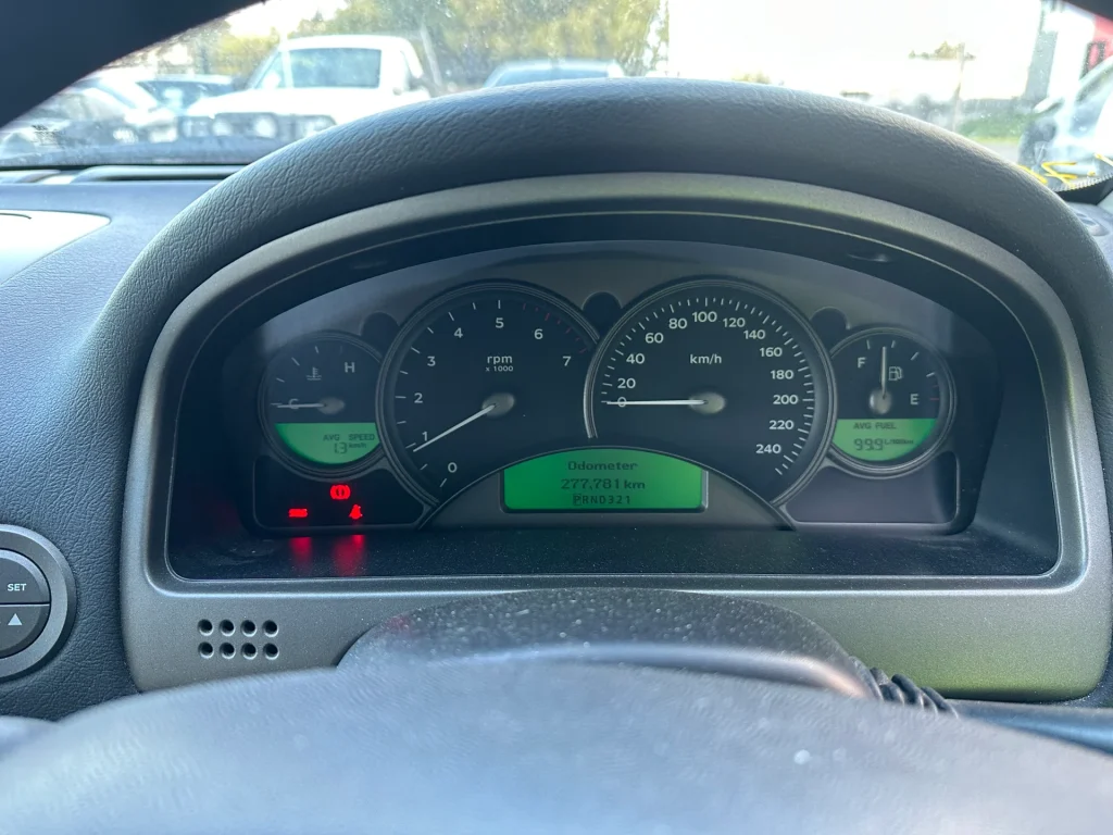 Holden Commodore 2003 White Auto Petrol