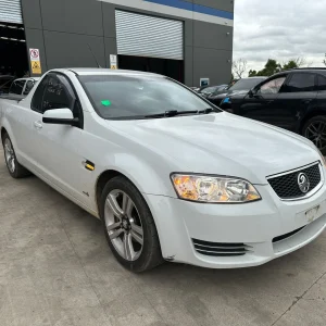 Holden Commodore 2013 White Auto Petrol