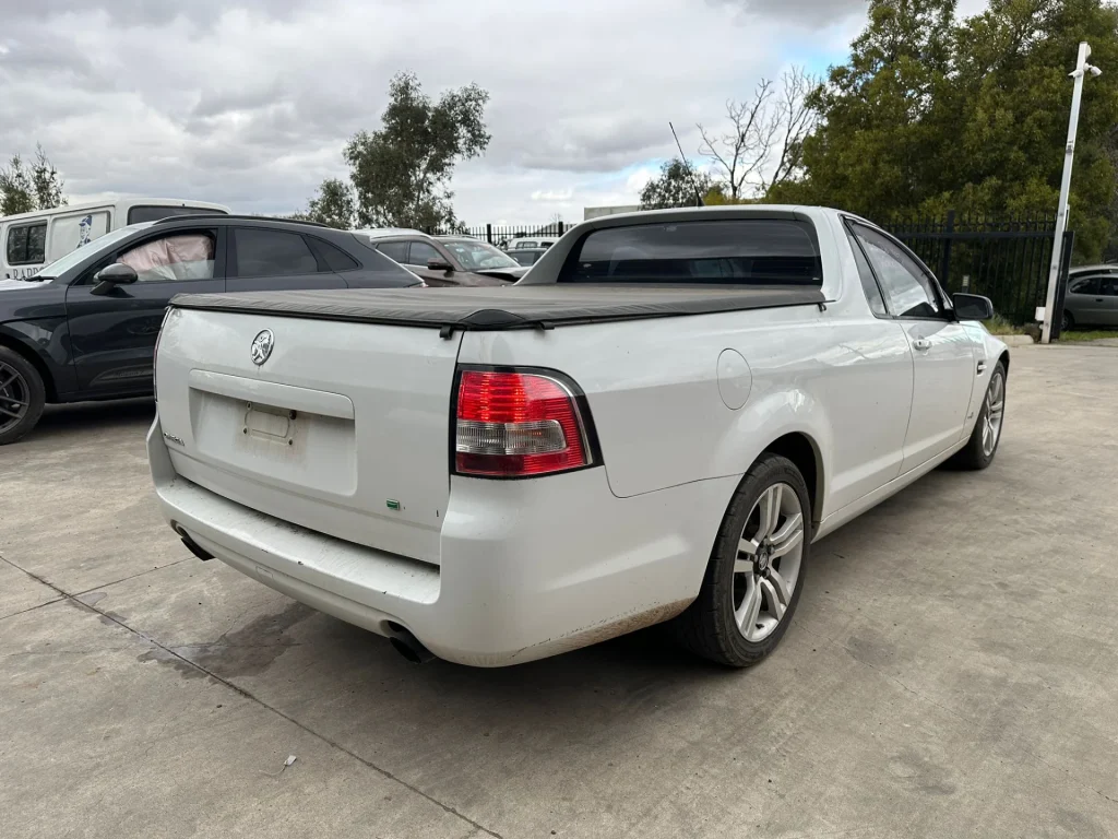 Holden Commodore 2013 White Auto Petrol