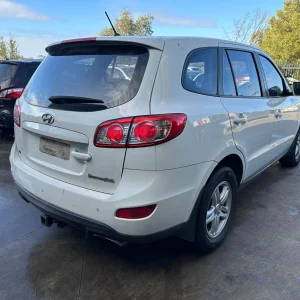 Hyundai Santa Fe 2011 White Auto Diesel