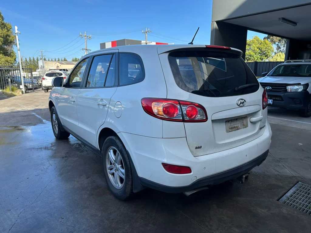 Hyundai Santa Fe 2011 White Auto Diesel