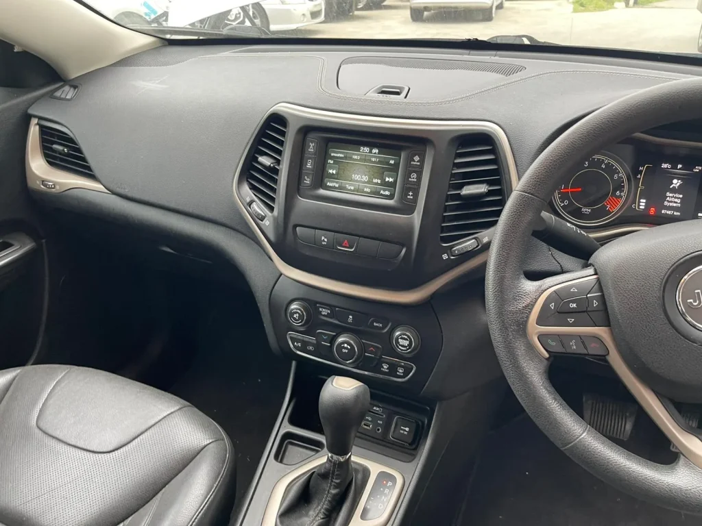 Jeep Cherokee 2014 White Auto Petrol