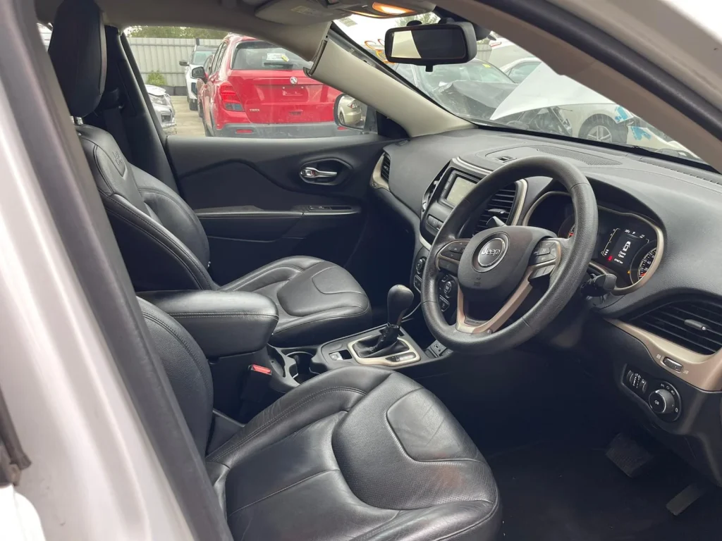 Jeep Cherokee 2014 White Auto Petrol