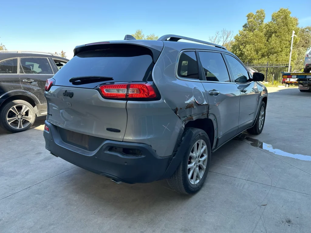 Jeep Cherokee 2014 Silver Auto Petrol