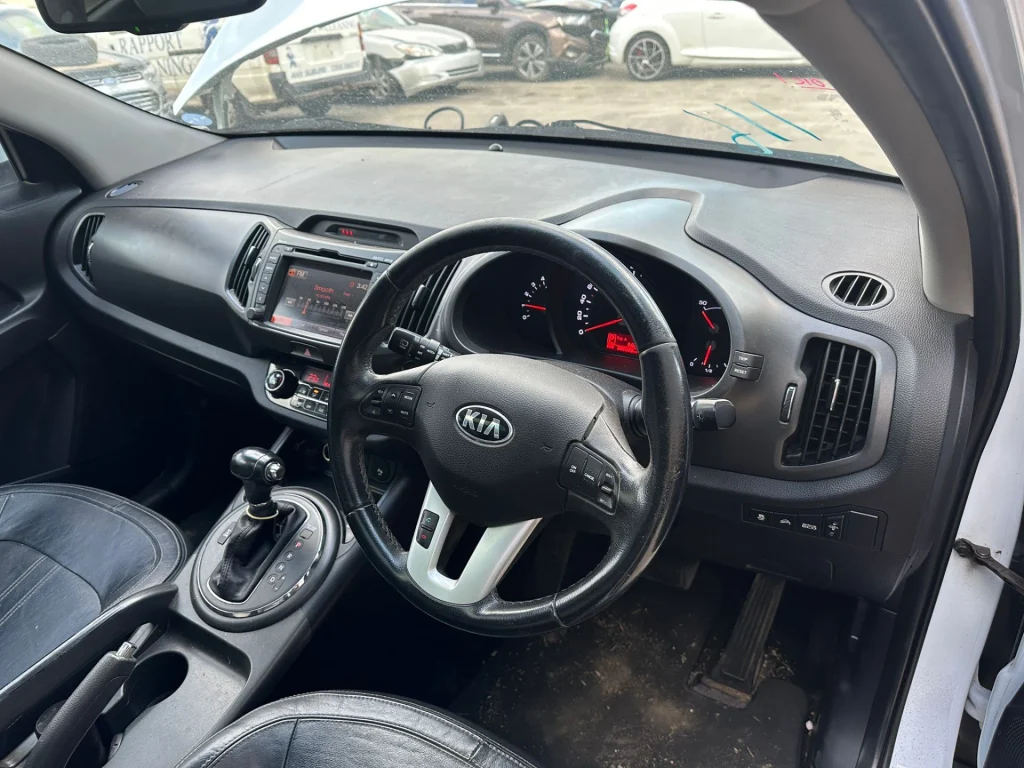 Kia Sportage 2013 White Auto Diesel