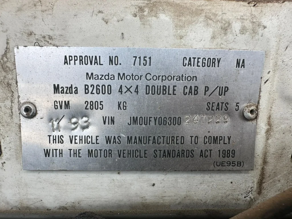 Mazda B2600 1993 White Manual Petrol