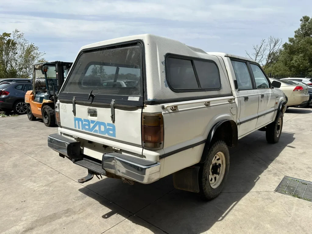 Mazda B2600 1993 White Manual Petrol