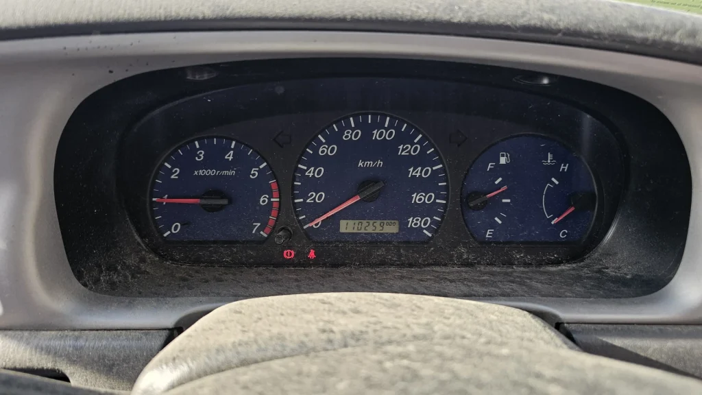 Mazda B2600 2003 White Manual Petrol