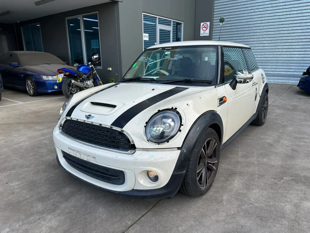 Mini Cooper 2011 White Auto Petrol