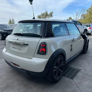 Mini Cooper 2011 White Auto Petrol