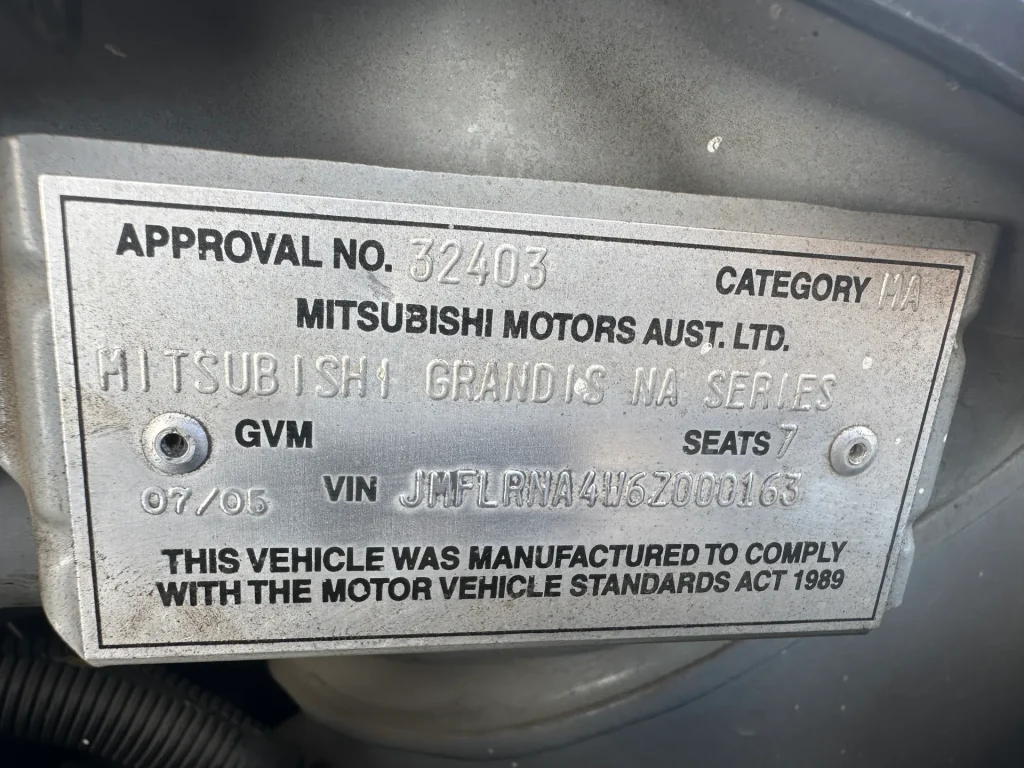 Mitsubishi Grandis 2005 Silver Auto Petrol