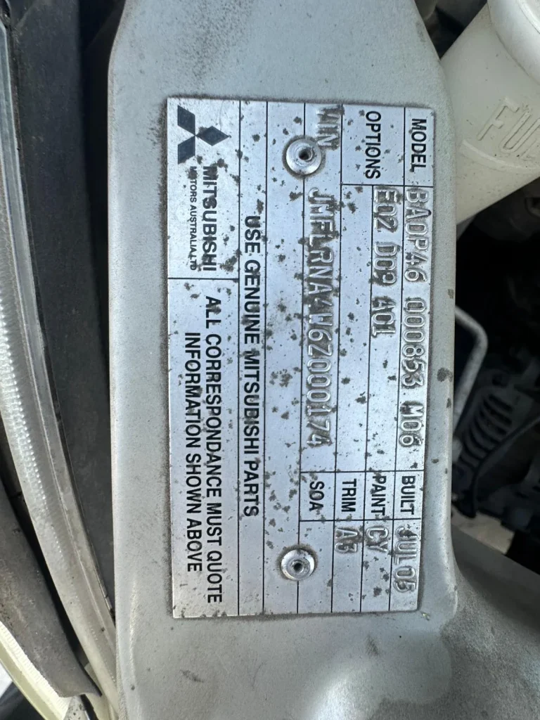 Mitsubishi Grandis 2005 Silver Auto Petrol