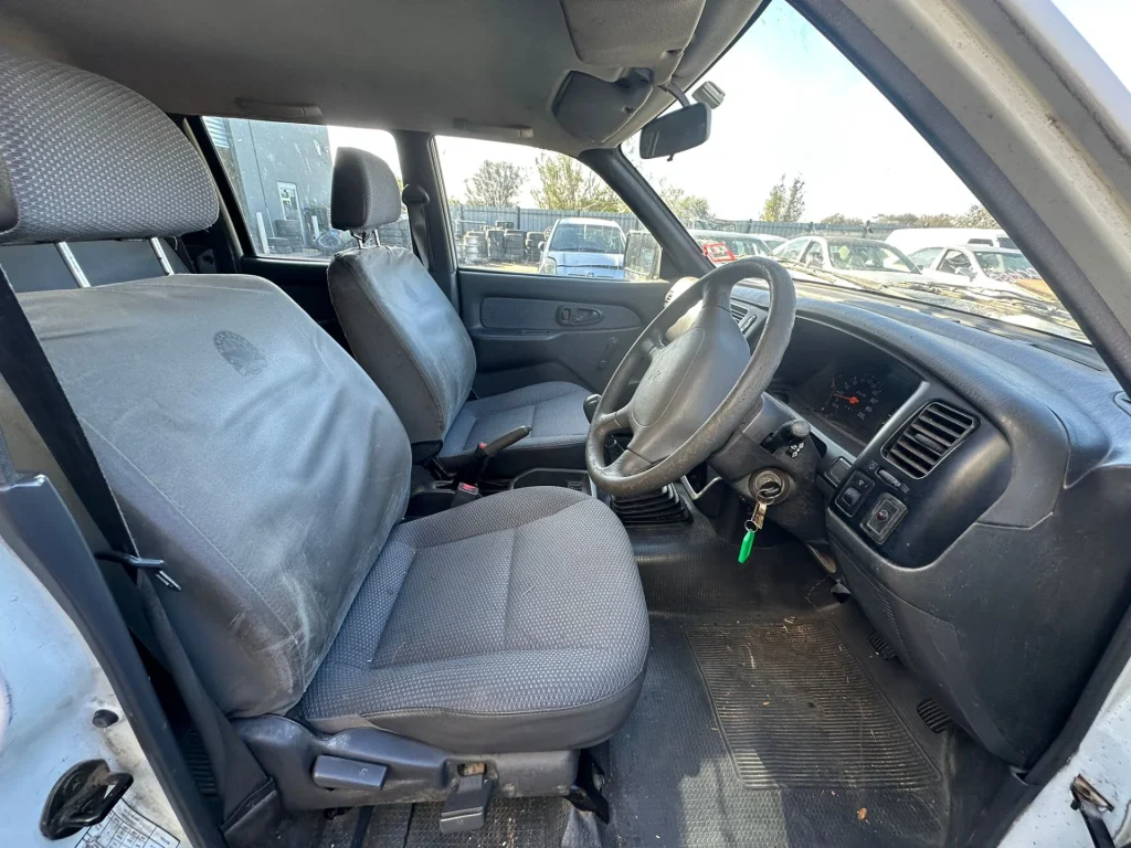 Mitsubishi Triton 2002 White Manual Petrol