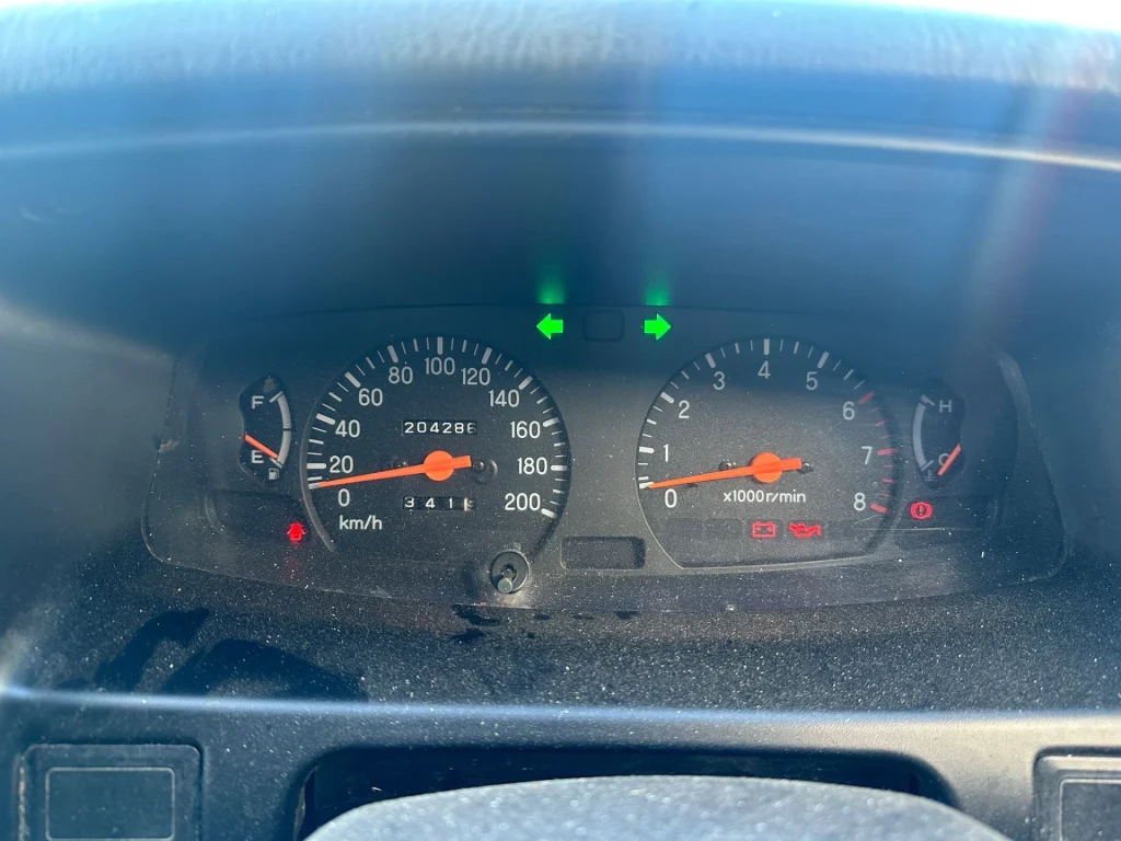 Mitsubishi Triton 2002 White Manual Petrol