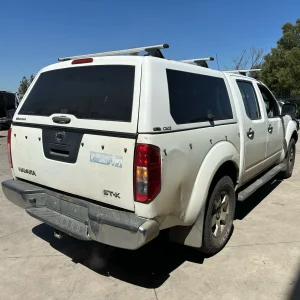 Nissan Navara 2007 White Auto White