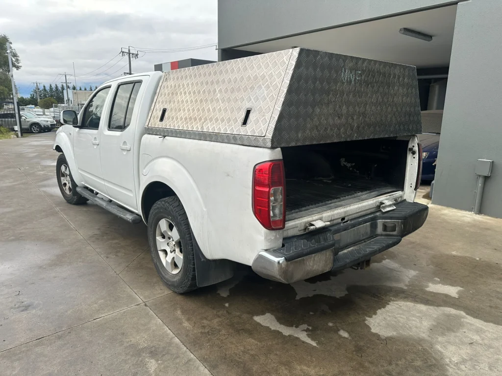 Nissan Navara 2009 White Auto Diesel