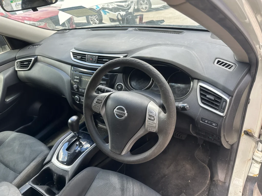 Nissan X-Trail 2015 White Auto Petrol