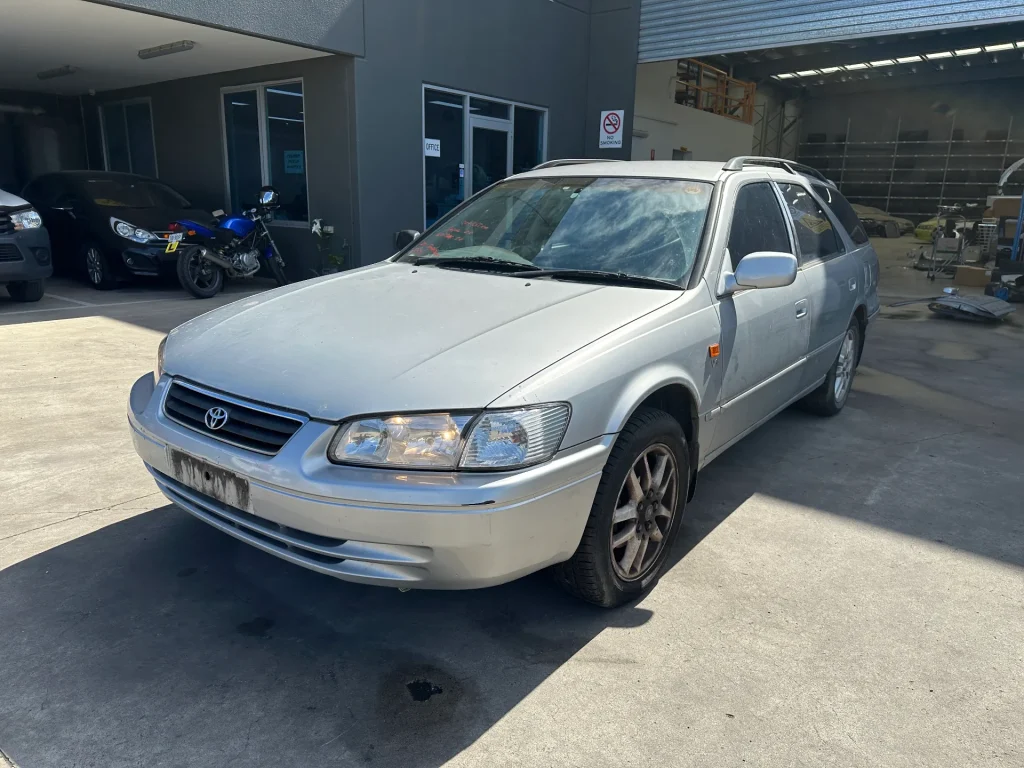Toyota Camry 2001 Silver Auto Petrol