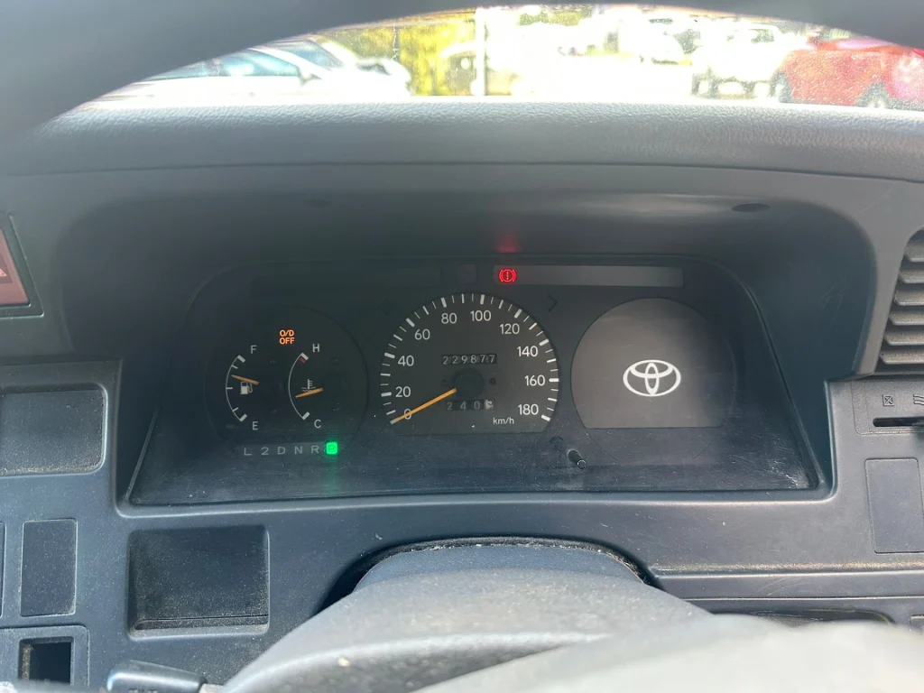 Toyota Hiace 2002 White Auto Petrol